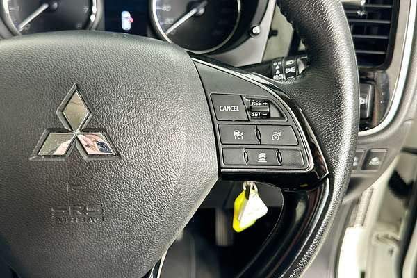 2021 Mitsubishi OUTLANDER ES 7 SEAT (2WD) ZL MY21