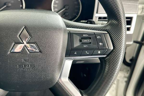 2023 Mitsubishi OUTLANDER ES 7 SEAT (2WD) ZM MY23