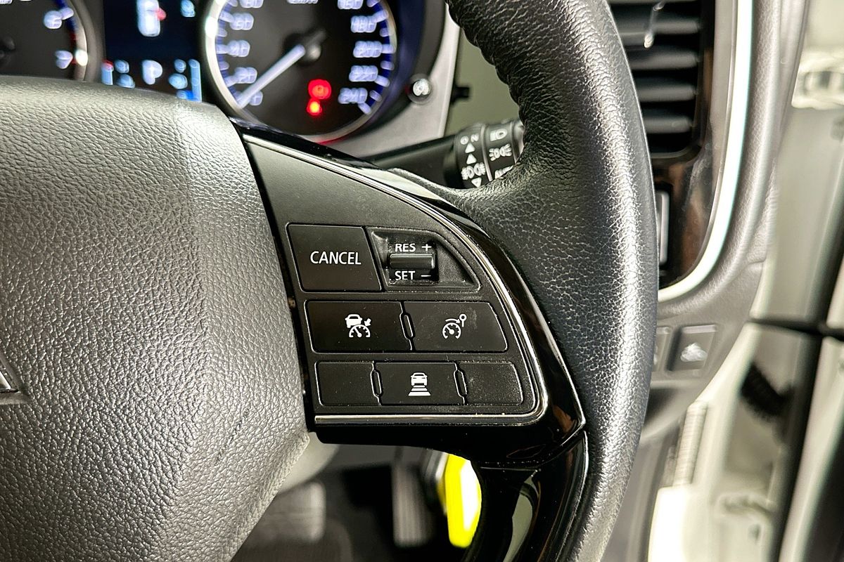 2021 Mitsubishi OUTLANDER ES 7 SEAT (2WD) ZL MY21
