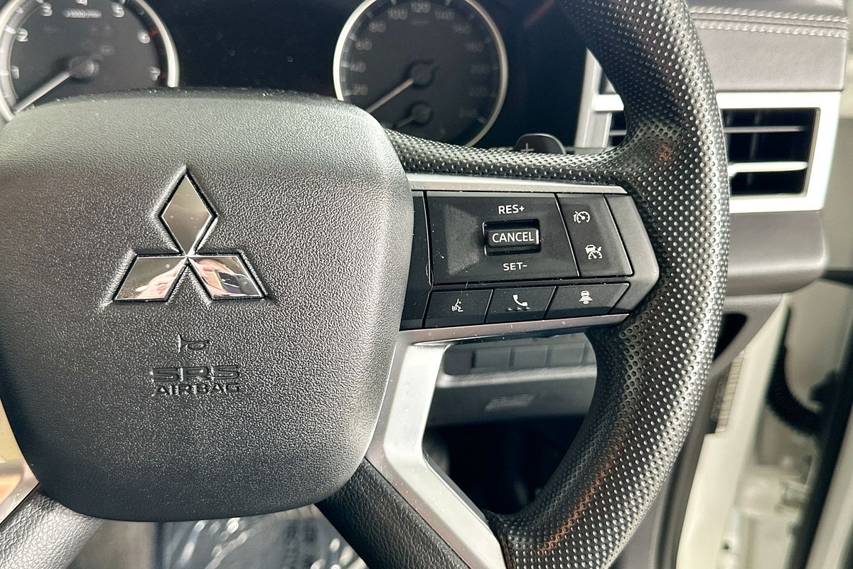 2024 Mitsubishi OUTLANDER ES 7 SEAT (2WD) ZM MY24