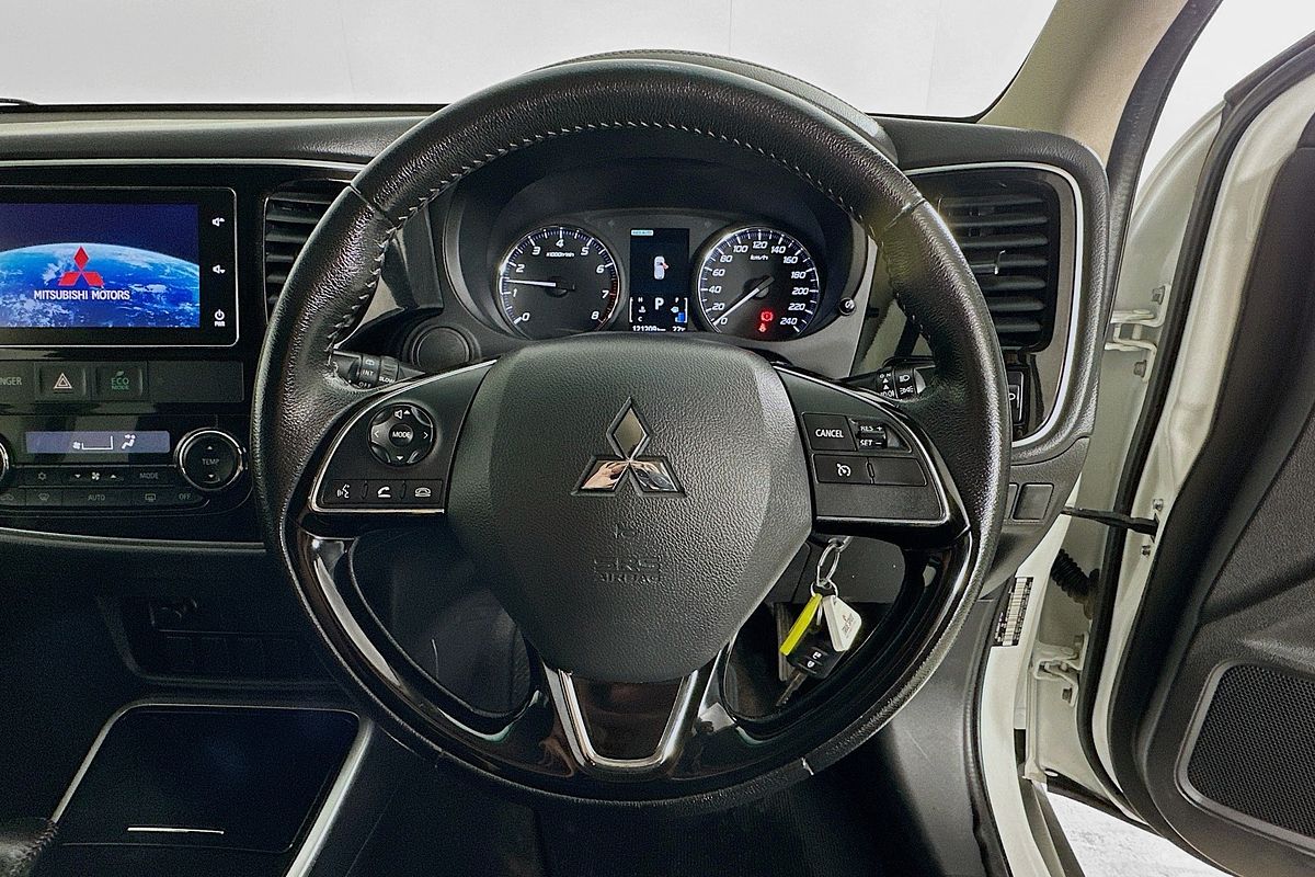 2017 Mitsubishi OUTLANDER LS SAFETY PACK (4x4) 7 SEATS ZK MY17