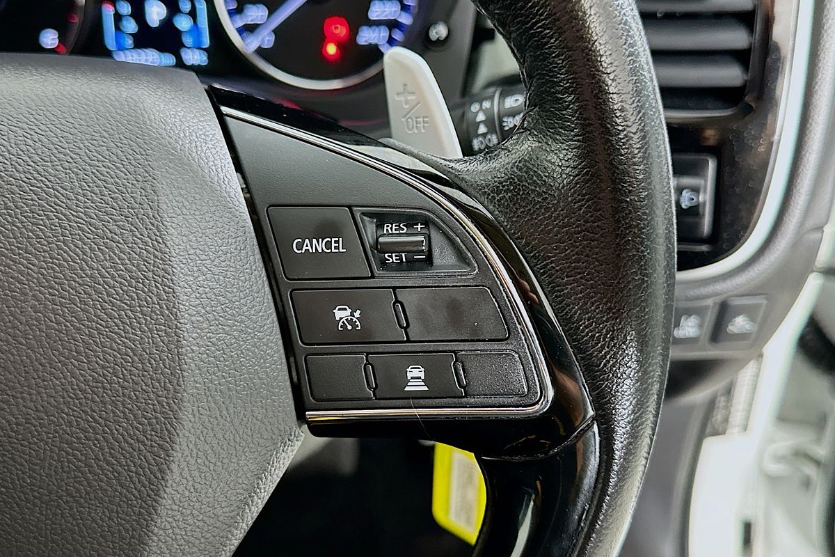 2016 Mitsubishi OUTLANDER LS SAFETY PACK (4x4) 7 SEATS ZK MY17