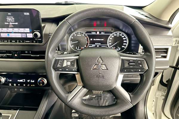 2023 Mitsubishi OUTLANDER ES 7 SEAT (2WD) ZM MY23