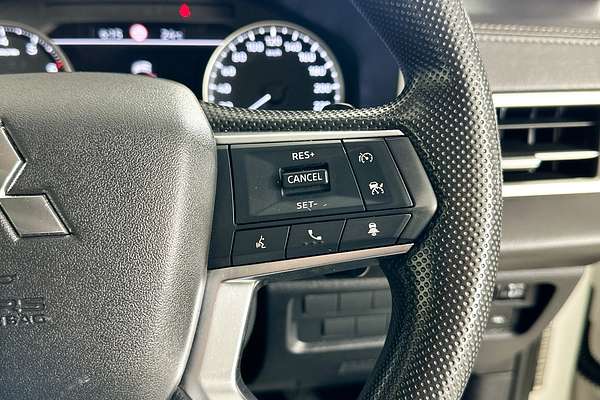 2022 Mitsubishi OUTLANDER ES 7 SEAT (2WD) ZM MY22.5