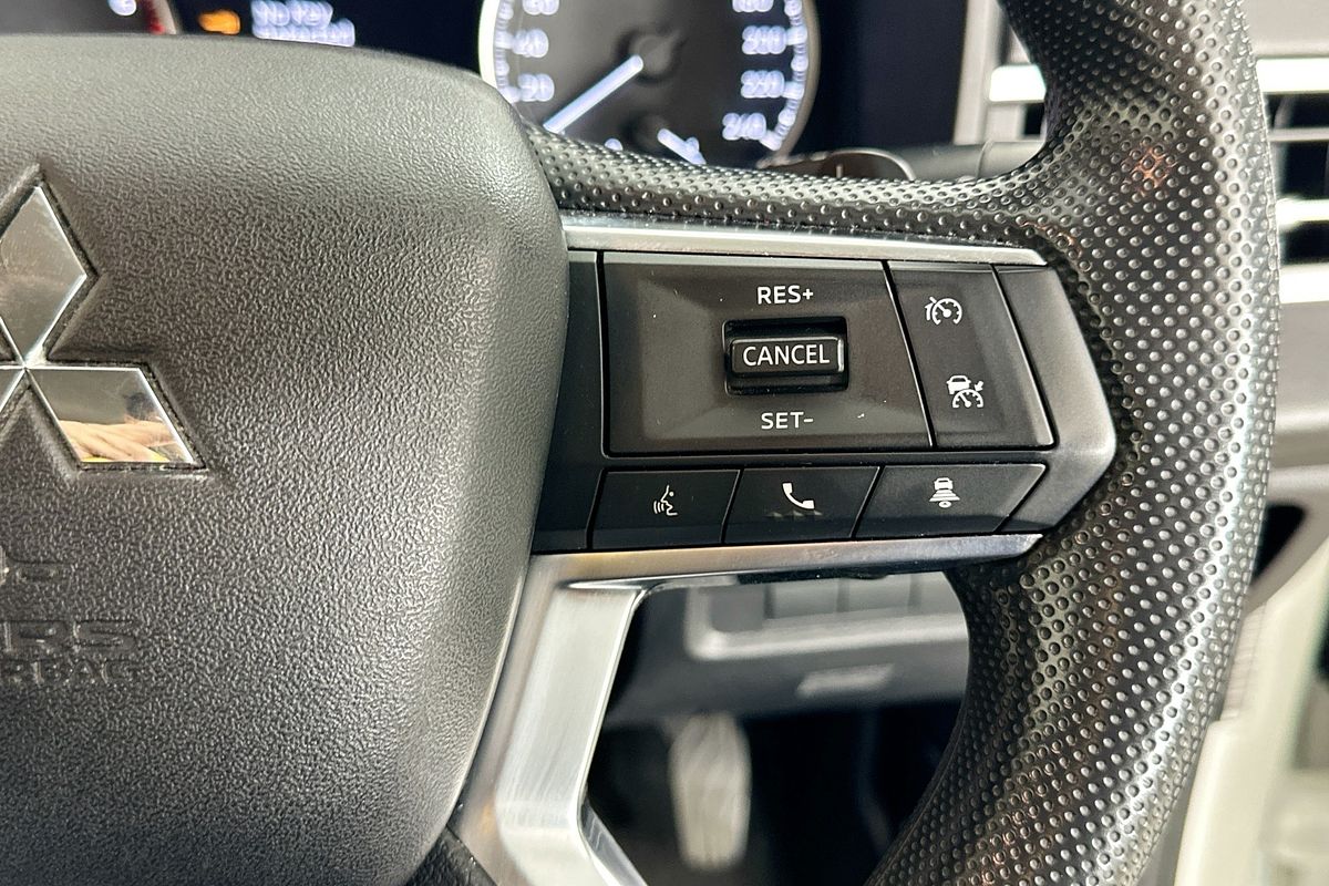 2022 Mitsubishi OUTLANDER ES 7 SEAT (2WD) ZM MY22