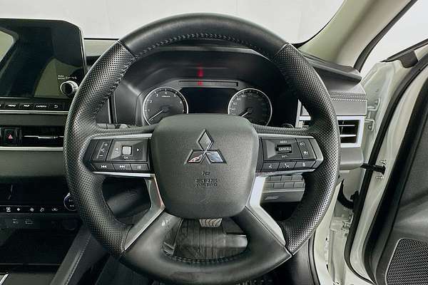 2024 Mitsubishi Outlander LS ZM