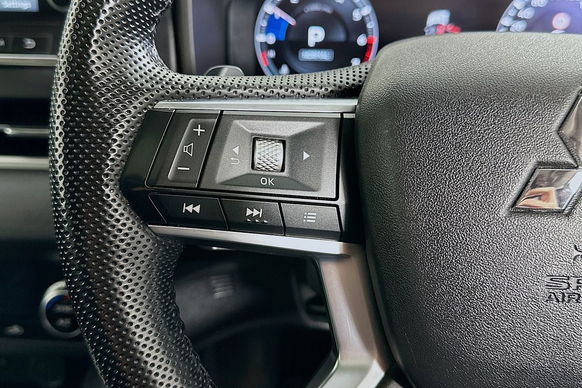 2022 Mitsubishi OUTLANDER Exceed ZM
