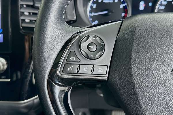 2020 Mitsubishi OUTLANDER Exceed ZL