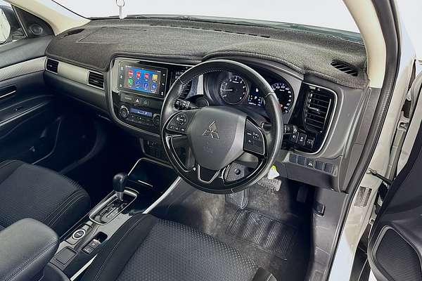 2017 Mitsubishi OUTLANDER LS SAFETY PACK (4x4) 7 SEATS ZK MY17