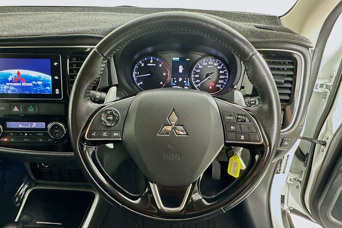 2016 Mitsubishi OUTLANDER LS SAFETY PACK (4x4) 7 SEATS ZK MY17