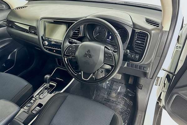 2020 Mitsubishi Outlander ES ZL