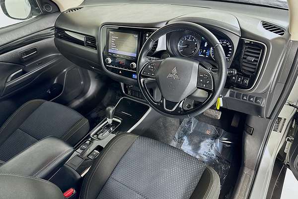 2021 Mitsubishi OUTLANDER ES ZL