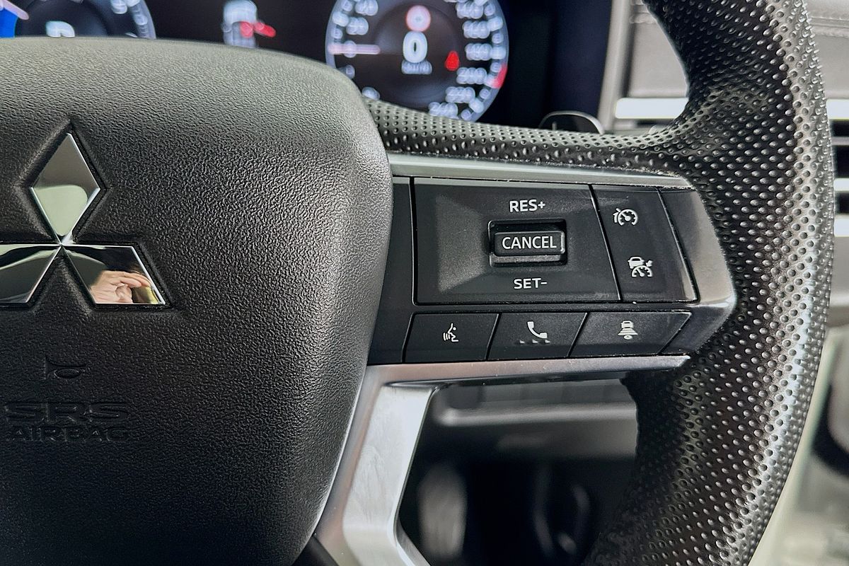 2022 Mitsubishi OUTLANDER Exceed ZM