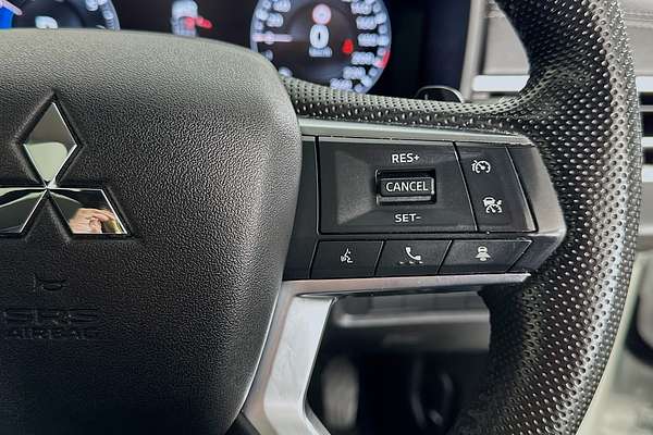 2022 Mitsubishi OUTLANDER Exceed ZM