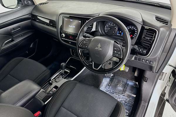 2021 Mitsubishi OUTLANDER ES ZL
