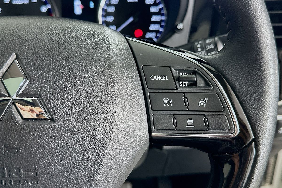 2020 Mitsubishi OUTLANDER Exceed ZL
