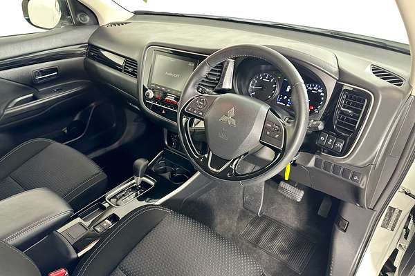 2020 Mitsubishi OUTLANDER ES 7 SEAT (2WD) ZL MY20