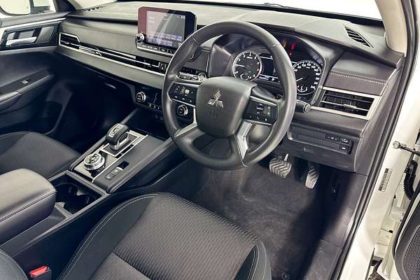 2023 Mitsubishi OUTLANDER ES 7 SEAT (2WD) ZM MY23
