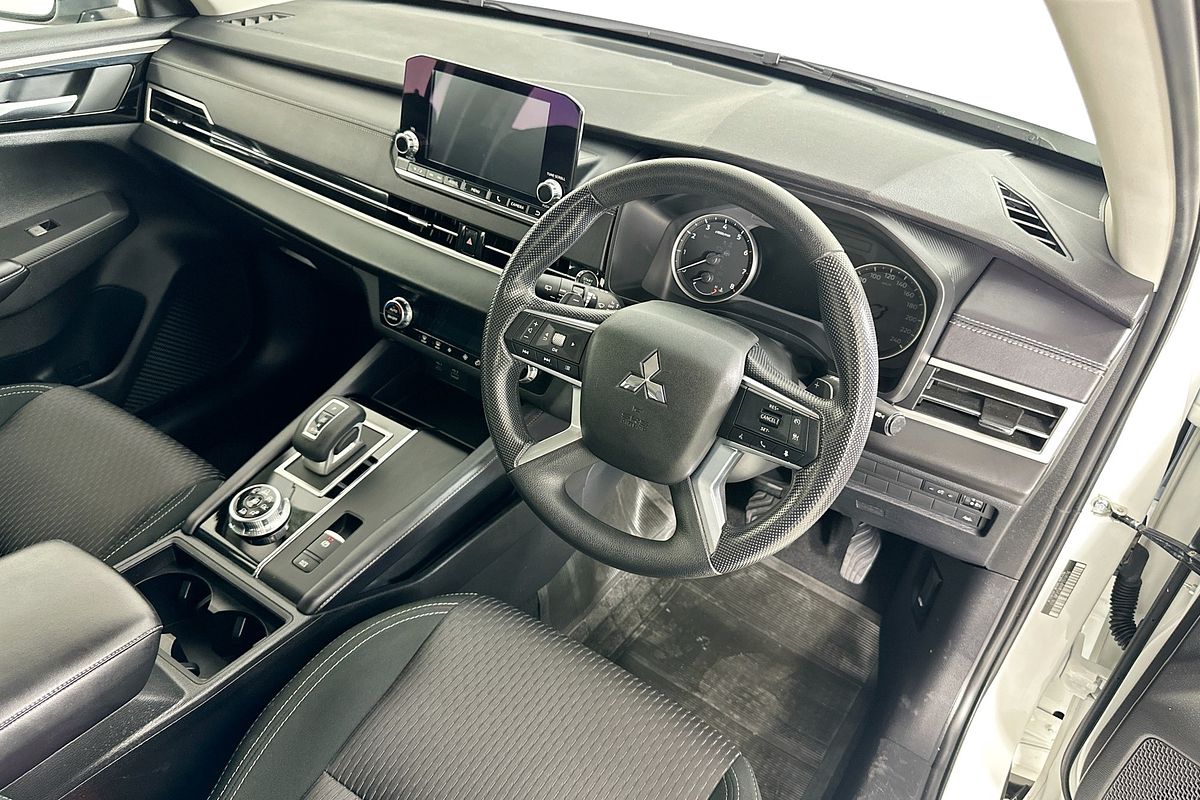 2023 Mitsubishi OUTLANDER ES 5 SEAT (AWD) ZM MY23