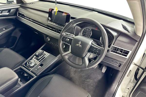 2023 Mitsubishi OUTLANDER ES 7 SEAT (2WD) ZM MY23