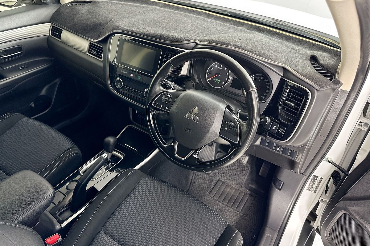 2017 Mitsubishi OUTLANDER LS (4x2) ZK MY17