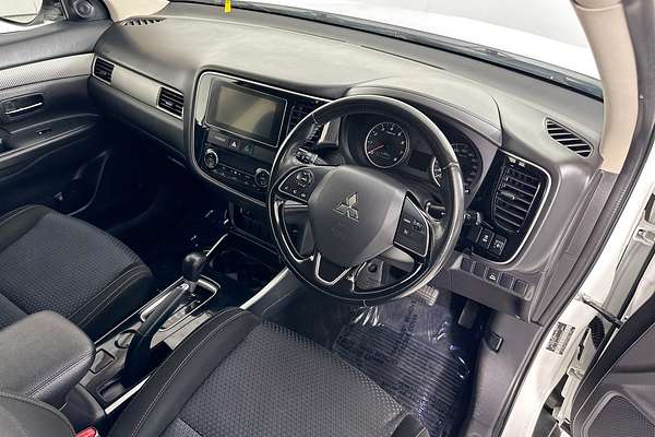 2017 Mitsubishi OUTLANDER LS (4x2) ZK MY17