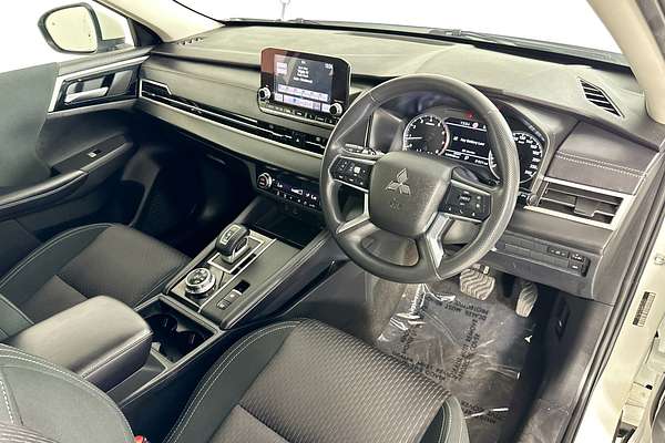 2023 Mitsubishi OUTLANDER ES 7 SEAT (2WD) ZM MY23