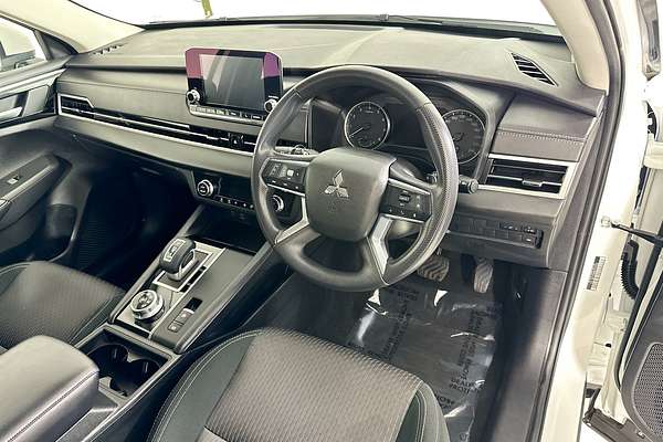 2023 Mitsubishi OUTLANDER ES 7 SEAT (2WD) ZM MY23