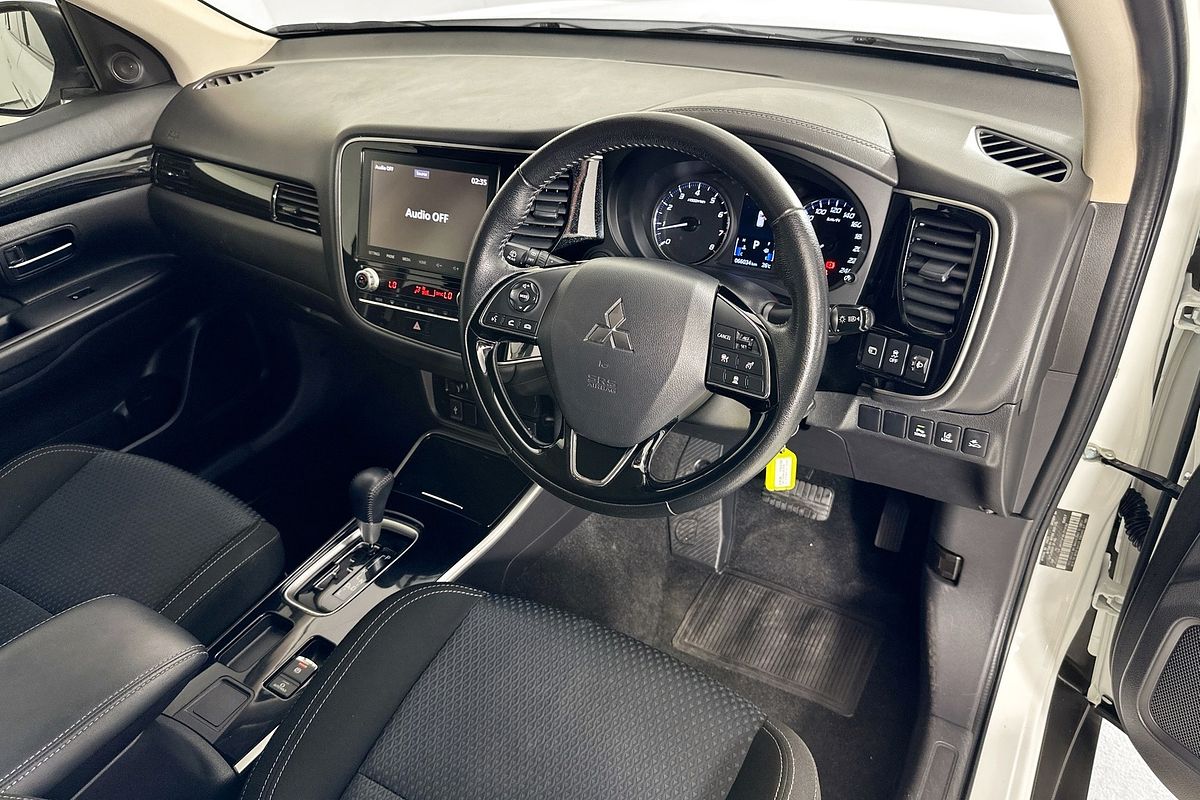 2021 Mitsubishi OUTLANDER ES 7 SEAT (2WD) ZL MY21