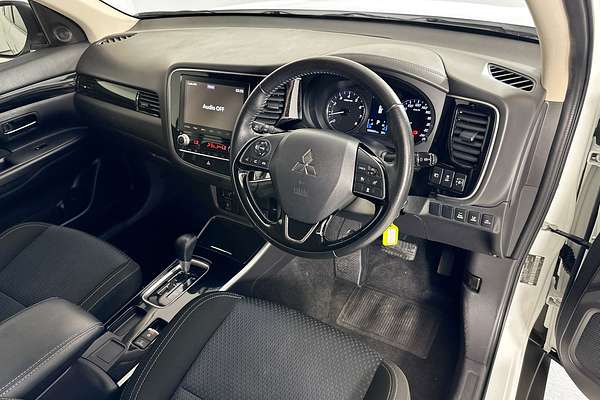 2021 Mitsubishi OUTLANDER ES 7 SEAT (2WD) ZL MY21