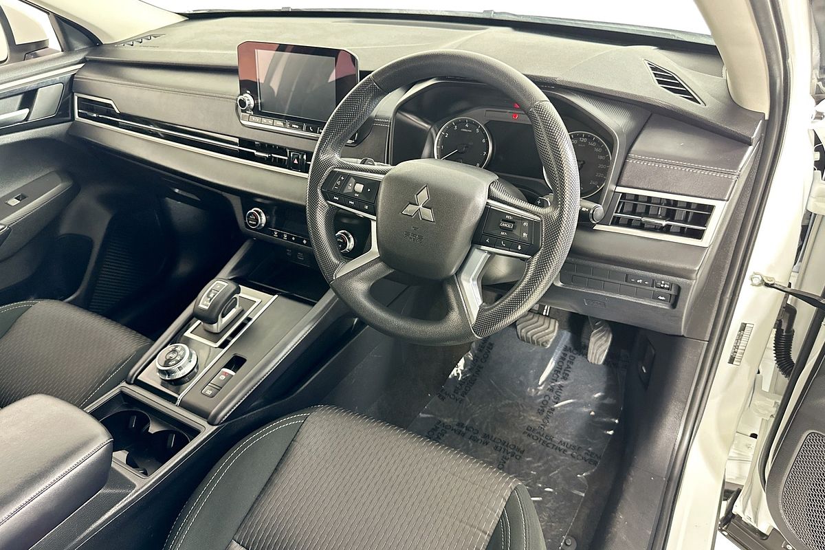 2024 Mitsubishi OUTLANDER ES 7 SEAT (2WD) ZM MY24