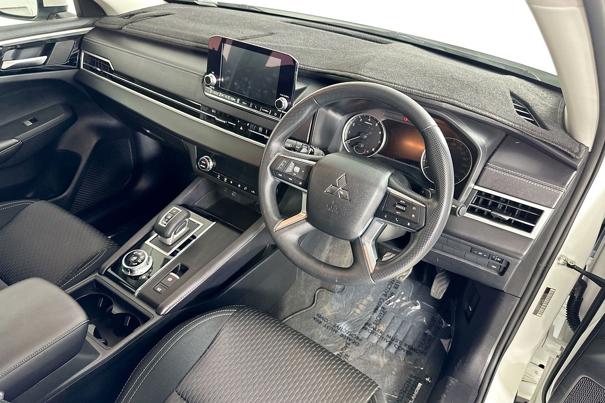 2024 Mitsubishi OUTLANDER ES 7 SEAT (2WD) ZM MY24