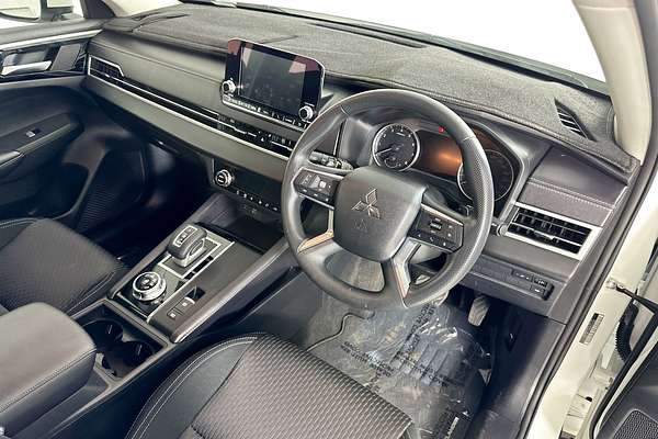 2024 Mitsubishi OUTLANDER ES 7 SEAT (2WD) ZM MY24