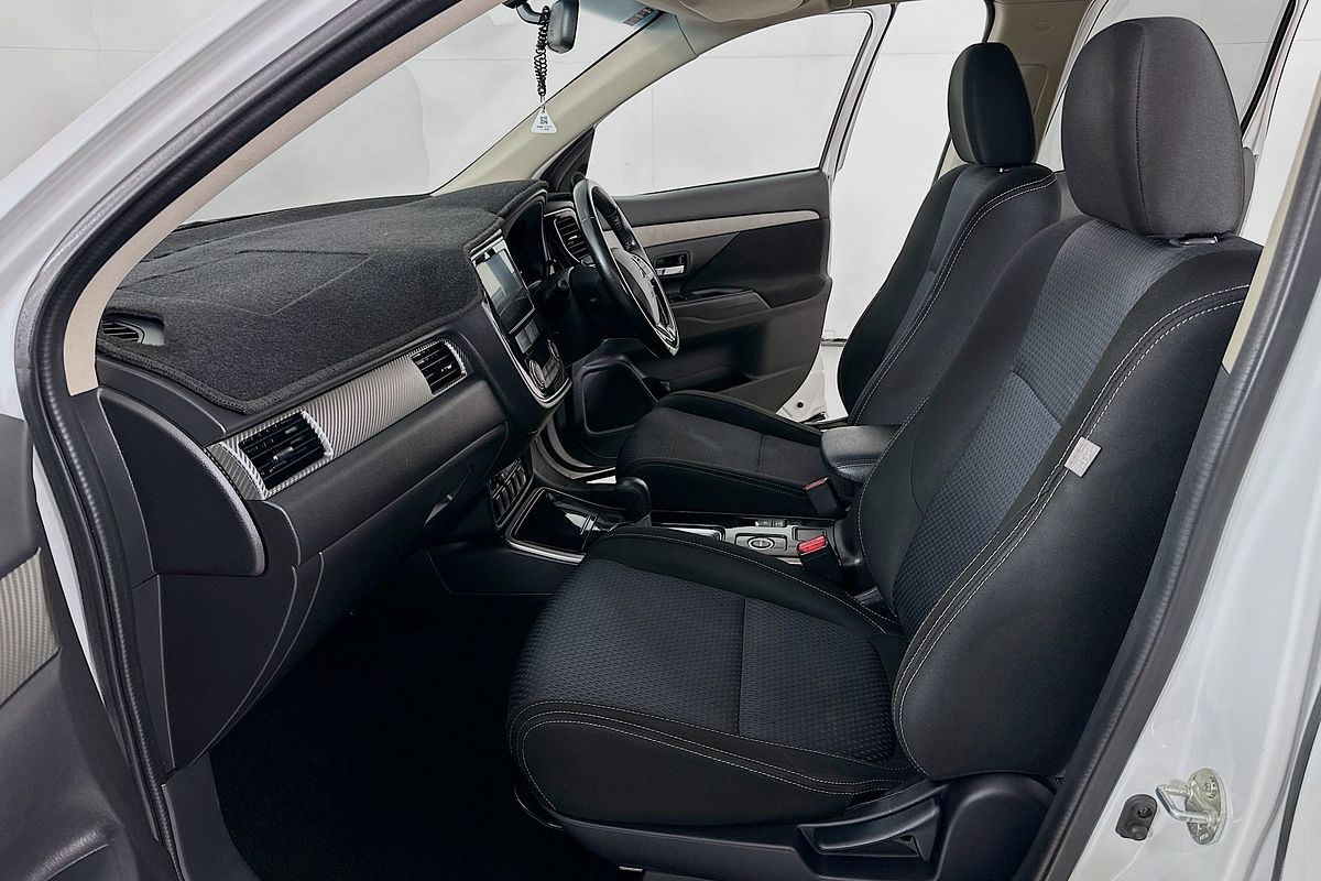 2017 Mitsubishi OUTLANDER LS SAFETY PACK (4x4) 7 SEATS ZK MY17