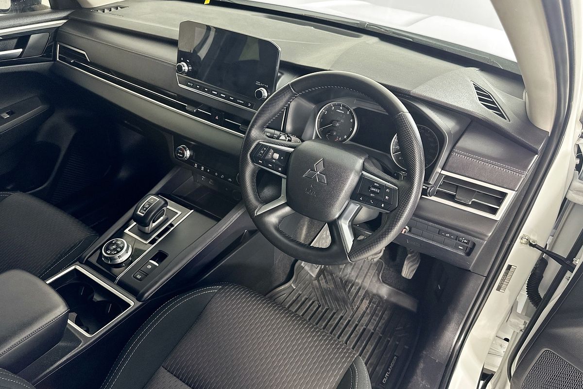 2023 Mitsubishi OUTLANDER LS 7 SEAT (AWD) ZM MY23