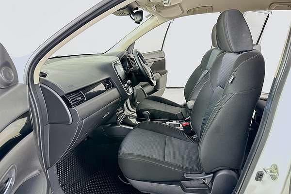2020 Mitsubishi Outlander ES ZL