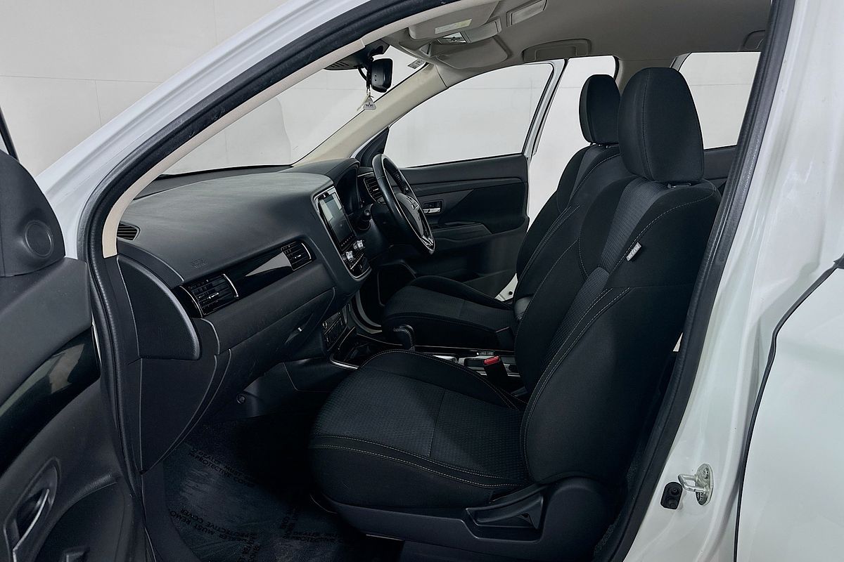 2021 Mitsubishi OUTLANDER ES 7 SEAT (2WD) ZL MY21