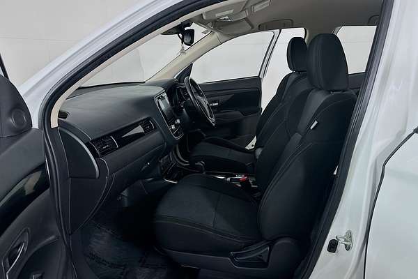 2021 Mitsubishi OUTLANDER ES 7 SEAT (2WD) ZL MY21