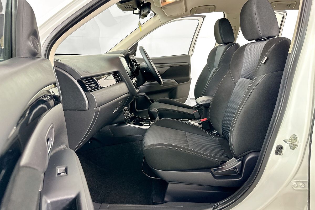 2020 Mitsubishi OUTLANDER ES 7 SEAT (2WD) ZL MY20