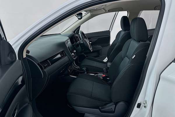 2020 Mitsubishi OUTLANDER ES 7 SEAT (2WD) ZL MY21