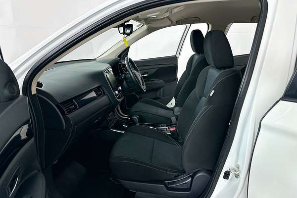 2021 Mitsubishi OUTLANDER ES 7 SEAT (2WD) ZL MY21