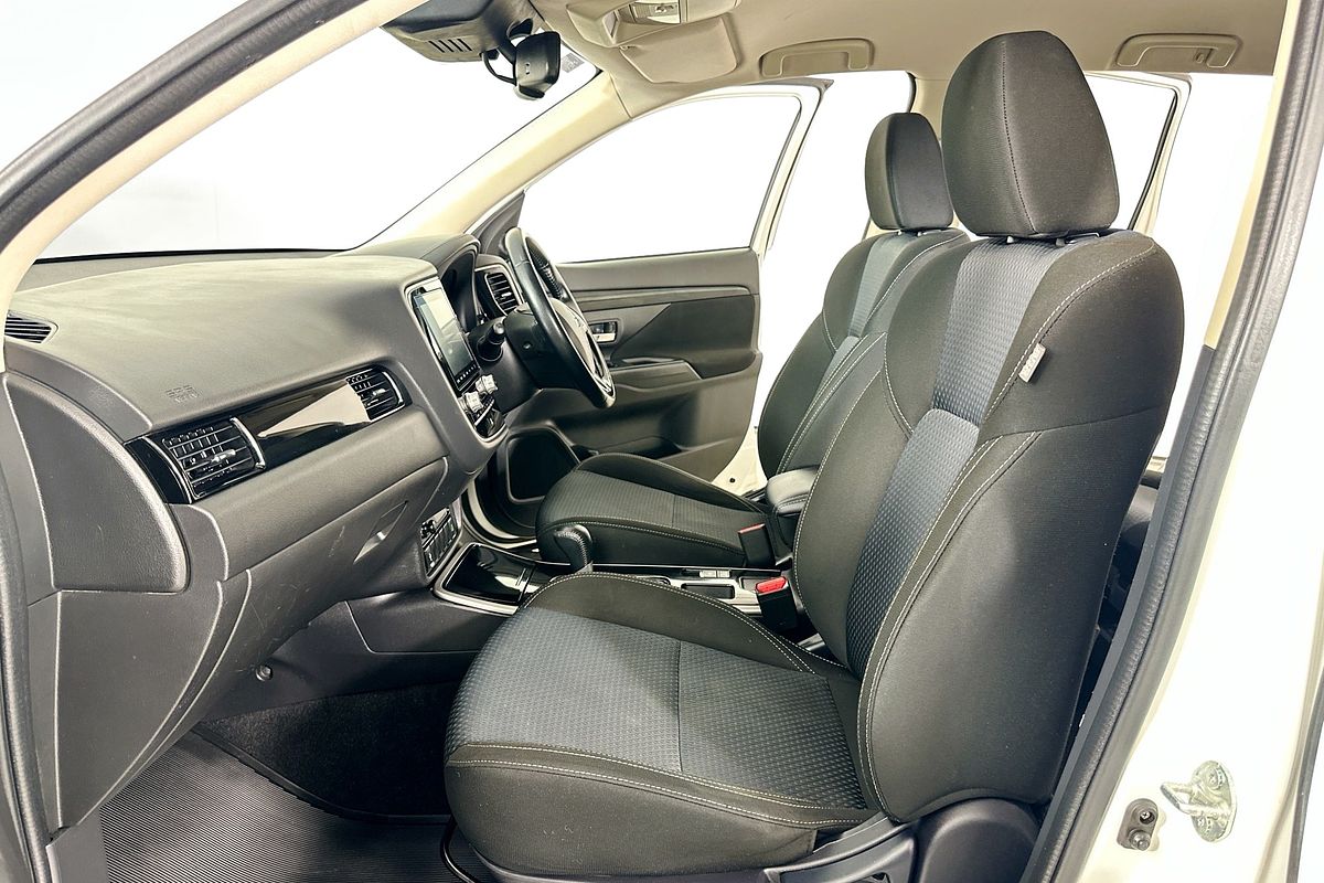 2021 Mitsubishi OUTLANDER ES 7 SEAT (2WD) ZL MY21