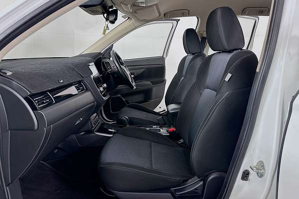 2020 Mitsubishi OUTLANDER ES 7 SEAT (2WD) ZL MY20