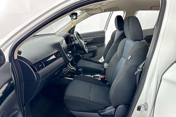 2021 Mitsubishi OUTLANDER ES 7 SEAT (2WD) ZL MY21