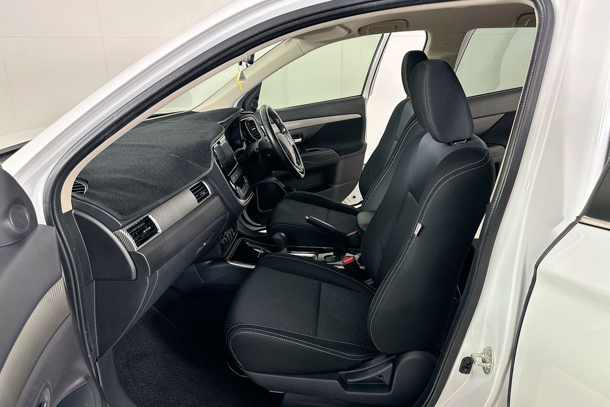 2017 Mitsubishi OUTLANDER LS (4x2) ZK MY17