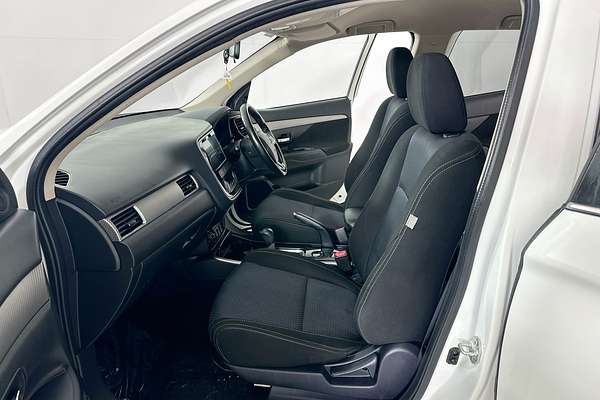 2017 Mitsubishi OUTLANDER LS (4x2) ZK MY17