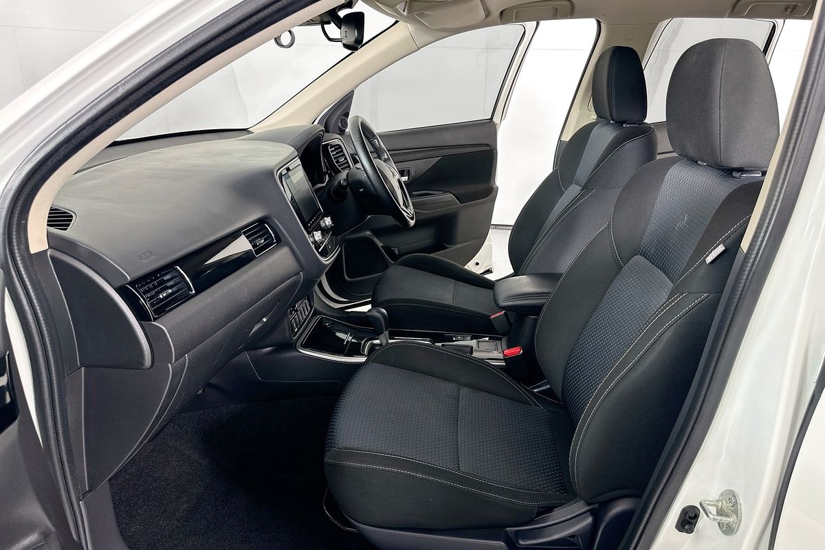 2021 Mitsubishi OUTLANDER ES 7 SEAT (2WD) ZL MY21