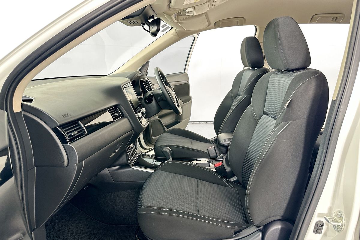 2021 Mitsubishi OUTLANDER ES 7 SEAT (2WD) ZL MY21