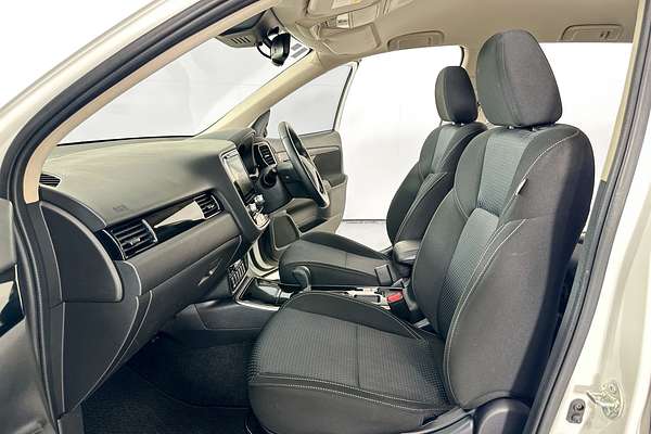 2021 Mitsubishi OUTLANDER ES 7 SEAT (2WD) ZL MY21