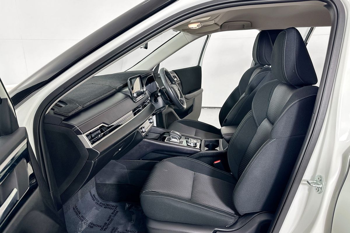 2024 Mitsubishi OUTLANDER ES 7 SEAT (2WD) ZM MY24